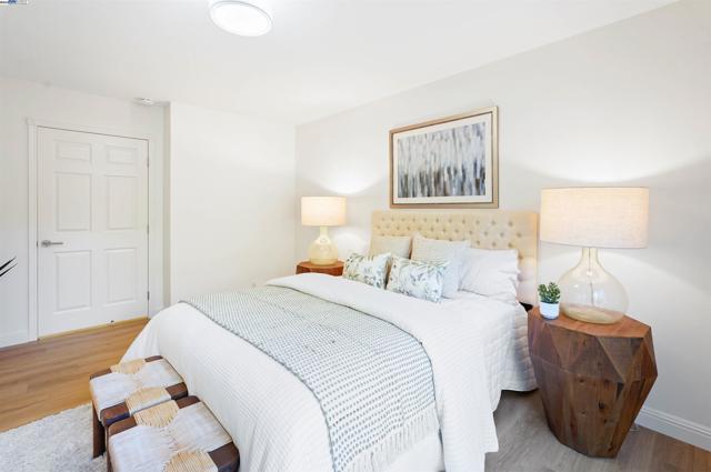 3211 Harvey Ct, Pleasanton CA: https://media.crmls.org/mediaz/e139bbab-efc4-4053-a02f-84d75399ce56.jpg