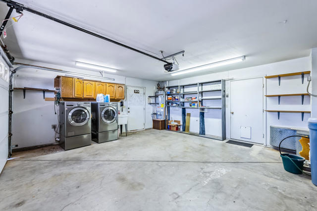 204 Fairway Drive, Needles CA: https://media.crmls.org/mediaz/e139be5d-fe25-4301-aaa1-32e22d3dcb4d.jpg