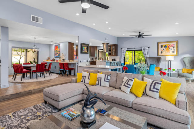 1289 E Caleta Way, Palm Springs CA: https://media.crmls.org/mediaz/e13a3cab-8c41-47e7-894b-04e8daec6963.jpg