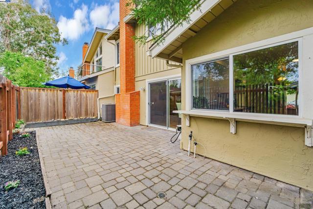 208 Siskiyou Ct, Walnut Creek CA: https://media.crmls.org/mediaz/e13b0275-eec1-4e4f-af12-fe52ca59ba24.jpg