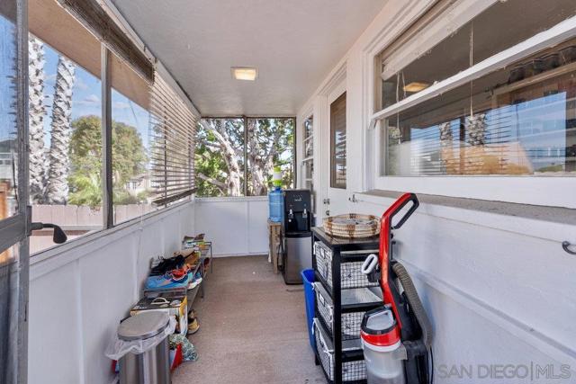 1260 LAW, San Diego CA: https://media.crmls.org/mediaz/e13c0639-fdc1-4900-b61a-6f453360519f.jpg