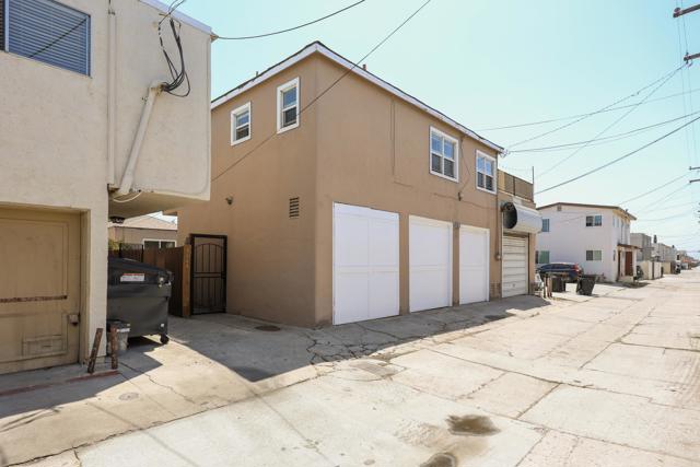 4662 4664 Bancroft, San Diego CA: https://media.crmls.org/mediaz/e13c25b0-a825-4711-a162-4eb230e83b01.jpg
