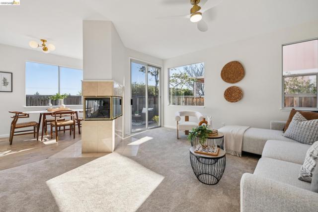 2004 Fries Ct, Martinez CA: https://media.crmls.org/mediaz/e13c5f58-5940-48ce-8463-5edddfdf67e2.jpg