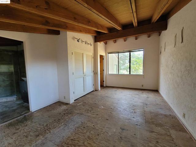40 Hilldale Ct, Orinda CA: https://media.crmls.org/mediaz/e13c9dbc-8b22-49ec-9fd7-bacf6b704173.jpg