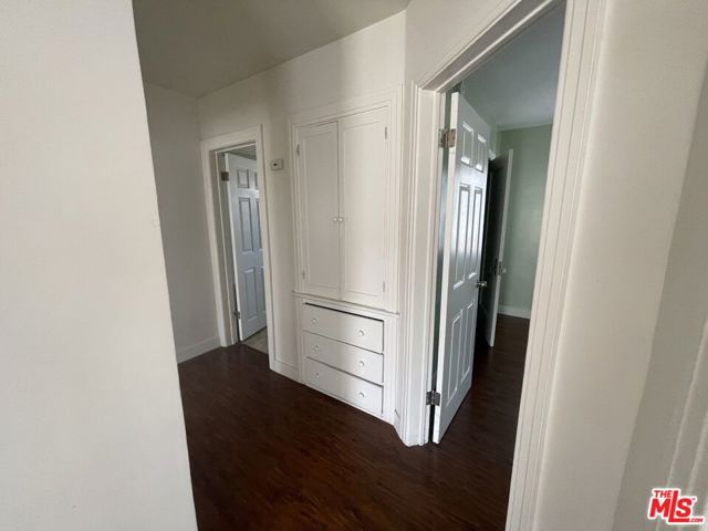 2320 W 25th Street, Los Angeles CA: https://media.crmls.org/mediaz/e13d1475-91fd-4e8c-9192-9e18b840cfac.jpg