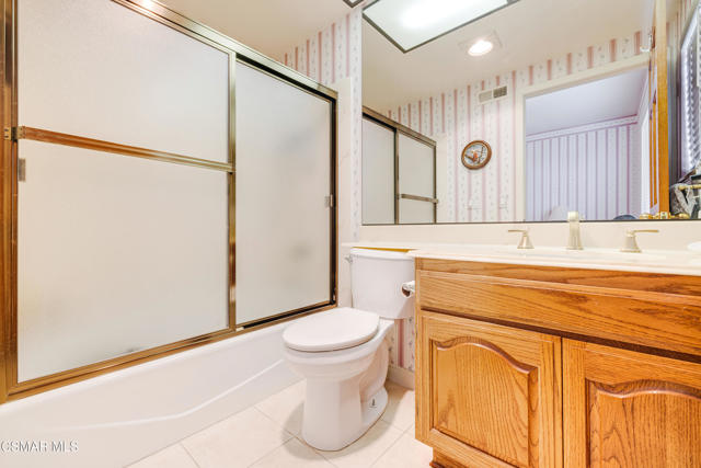 18128 Sandringham Court, Porter Ranch CA: https://media.crmls.org/mediaz/e13d37ff-57a5-4d6f-850b-a14e6f5eab9e.jpg