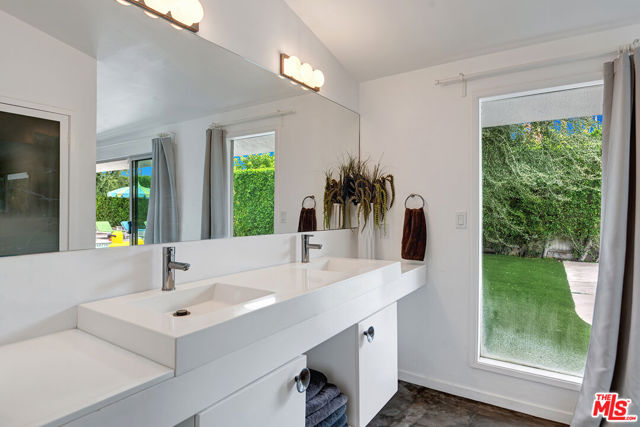 1155 E Mesquite Avenue, Palm Springs CA: https://media.crmls.org/mediaz/e13d3c67-841b-4d78-b7dc-5d93b2b7f5d0.jpg