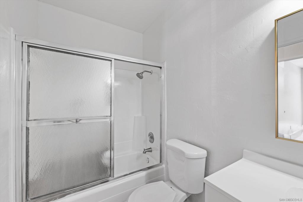 https://media.crmls.org/mediaz/e13d8ace-bae4-41aa-8852-042168c94439.jpg?preset=X-Large