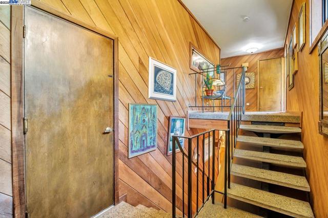 31865 Chicoine Ave, Hayward CA: https://media.crmls.org/mediaz/e13d8f9e-ef2c-4281-a5ab-f28db4d40d16.jpg