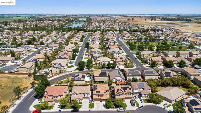 115 Tennyson Ct, Discovery Bay CA: https://media.crmls.org/mediaz/e13da4f9-8a0a-4c7e-98e3-c2cfc85c36c5.jpg