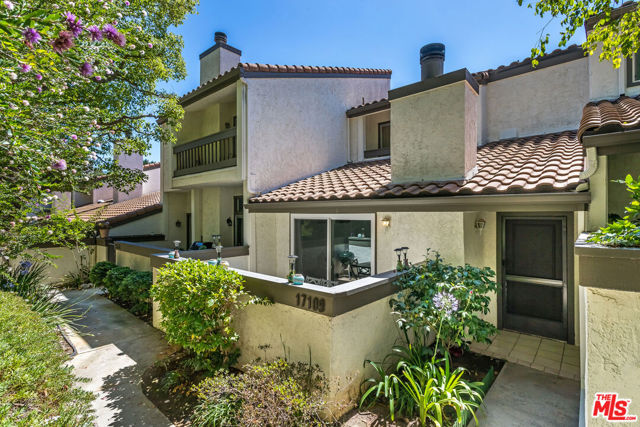17109 Palisades Circle Pacific Palisades, California Nestled in the breathtaking embrace of majestic mountains and the calming presence of the sea, you'll find your perfect haven in Palisades Highlands. The living room, bathed in natural light, welcomes you with its high, vaulted ceilings and rich hardwood floors. A cozy fireplace awaits to warm your evenings, making it the ideal spot for relaxation. For those who love to entertain, the kitchen has been thoughtfully remodeled with exquisite quartz countertops, sleek modern cabinets, and top-of-the-line stainless steel appliances. It offers both a formal dining area for special occasions and a charming breakfast nook for your everyday moments. As you ascend upstairs, a world of comfort unfolds with the spacious primary suite, complete with a generous walk-in closet and a luxurious ensuite bathroom. Your convenience is paramount, with a two-car garage that offers direct access and a convenient side-by-side laundry area. Living here, you become a part of a vibrant community with access to an array of HOA amenities, including a sparkling pool, a rejuvenating spa, a soothing sauna, and a well-equipped fitness room. Your peace of mind is ensured by a 24-hour security patrol in the Highlands area, and you even have the option to join the exclusive gated Highlands Park. Conveniently situated near the beach, as well as hiking and biking trails, you can easily embrace the outdoors. And when you're in the mood for dining or shopping, the lively Palisades Village, with its outstanding restaurants and boutiques, is just around the corner. This townhouse presents a remarkable opportunity to experience the very best of coastal living, a place where you can truly savor the beauty of life between the mountains and the sea.