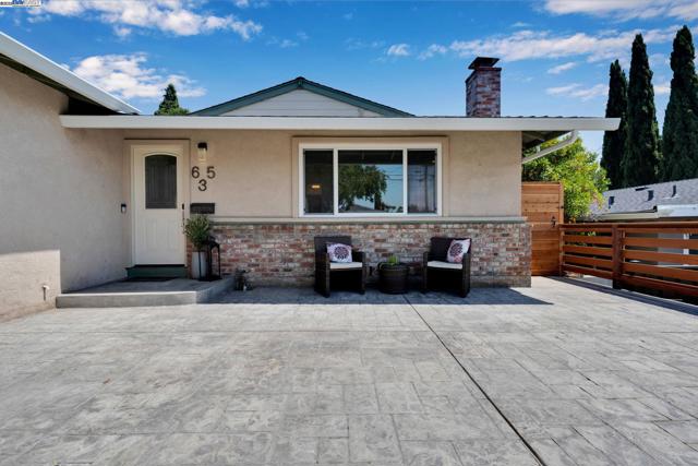 635 Janice Ave, Hayward CA: https://media.crmls.org/mediaz/e13ec9aa-3e60-4292-b968-1897d25fc791.jpg