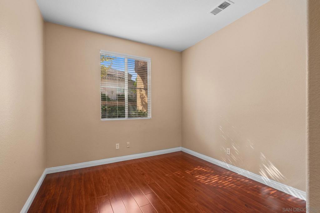 MLS #250042587SD image #9