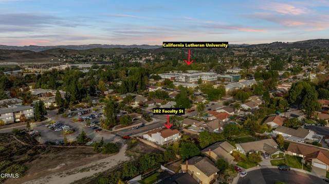 202 Faculty Street, Thousand Oaks CA: https://media.crmls.org/mediaz/e13f6a9c-6382-42bd-a17b-12356179a687.jpg