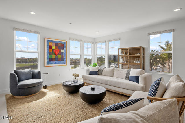 Detail Gallery Image 10 of 33 For 1437 Windshore Way, Oxnard,  CA 93035 - 3 Beds | 2 Baths