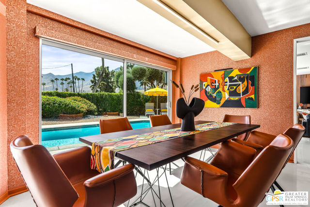 2455 S Via Lazo, Palm Springs CA: https://media.crmls.org/mediaz/e140901e-93ea-4ce3-a2dc-e5581ee86efd.jpg