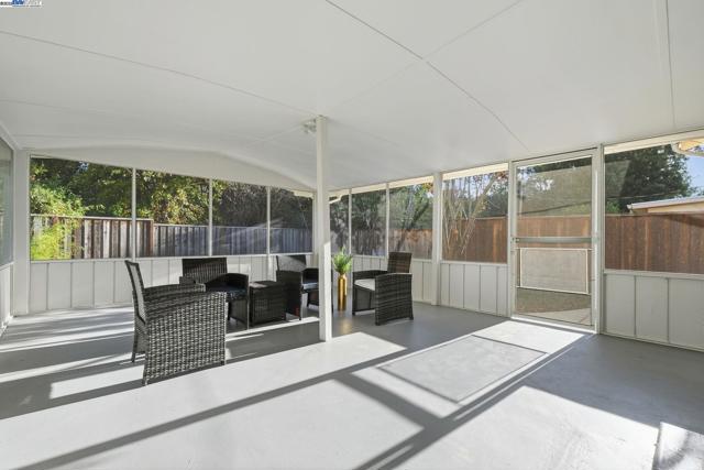 42293 Camino Santa Barbara, Fremont CA: https://media.crmls.org/mediaz/e1409409-0327-45af-899a-48e61e23fc98.jpg