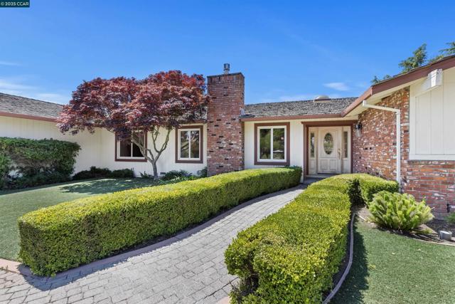 70 Sherburne Hills, Danville CA: https://media.crmls.org/mediaz/e14125b2-e574-45b0-b7f7-cabeae613bf9.jpg