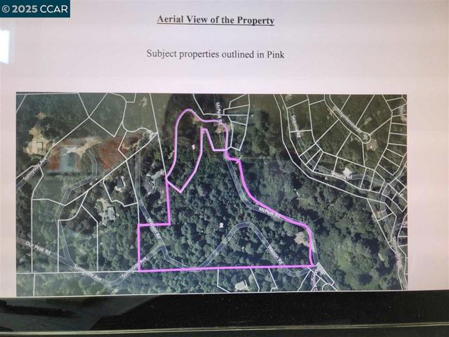11190 Mc Peak Road, Forestville CA: https://media.crmls.org/mediaz/e1421388-76f6-4f55-870d-c3606f1cccd4.jpg