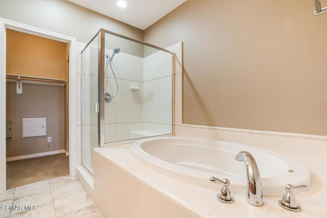 3327 Shadetree Way, Camarillo CA: https://media.crmls.org/mediaz/e1423080-ebe5-43d3-bf29-301f732c1208.jpg