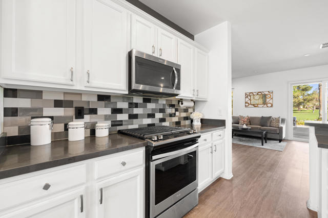 78310 Sunrise Mountain, Palm Desert CA: https://media.crmls.org/mediaz/e1436647-c49d-43b3-86da-74599d3f820a.jpg