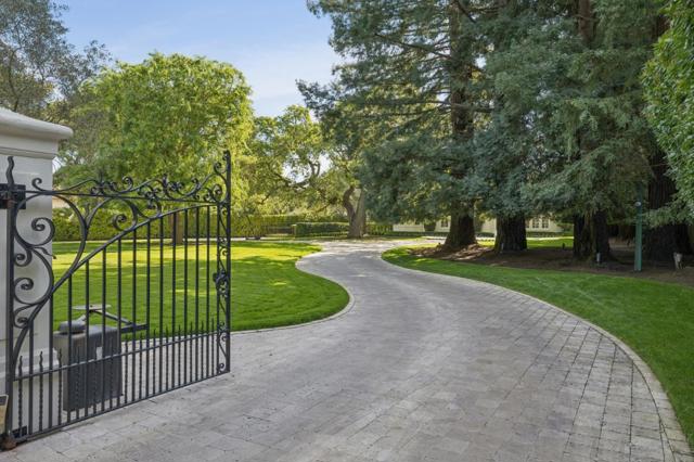 241 Polhemus Avenue, Atherton CA: https://media.crmls.org/mediaz/e143dca6-fb5f-4649-9959-c307af088ec5.jpg