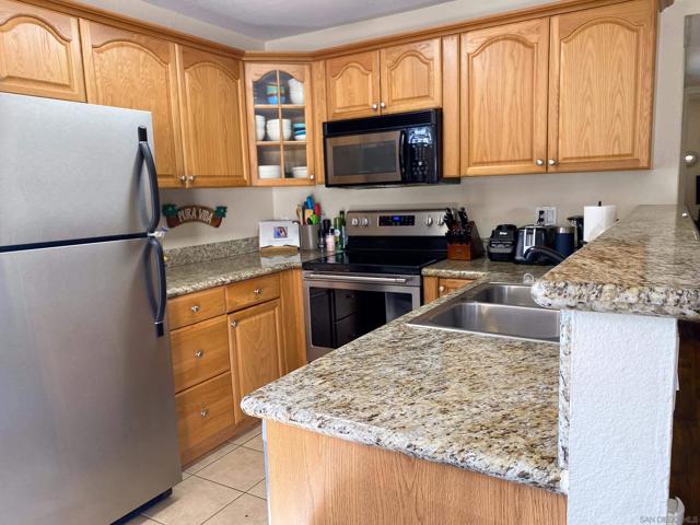 Image 7 of 17 For 2616 Alpine Blvd 7