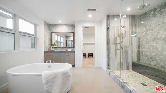 11782 N Hillsborough Lane, Porter Ranch CA: https://media.crmls.org/mediaz/e1440c4f-aa7c-4096-b61d-c7efc15ec7cc.jpg