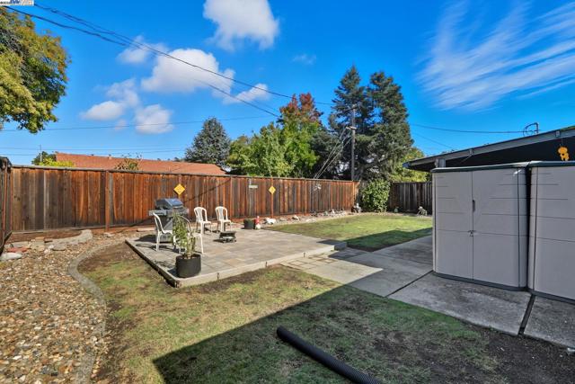Image 32 of 35 For 40116 Crockett St