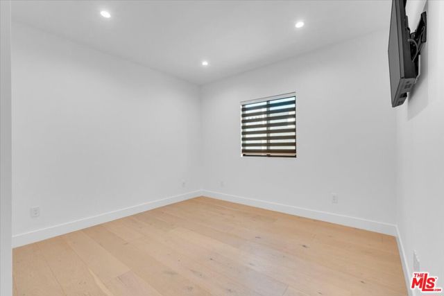 5456 Hazeltine Avenue, Sherman Oaks CA: https://media.crmls.org/mediaz/e1444b53-5866-436b-b8cd-be81abed2764.jpg