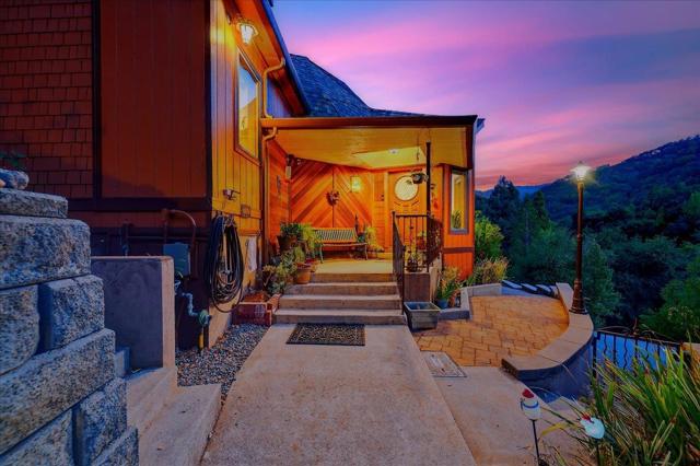 5224 Twin Falls Road, Morgan Hill CA: https://media.crmls.org/mediaz/e1449219-8e6b-41fa-a669-70e68e226e99.jpg