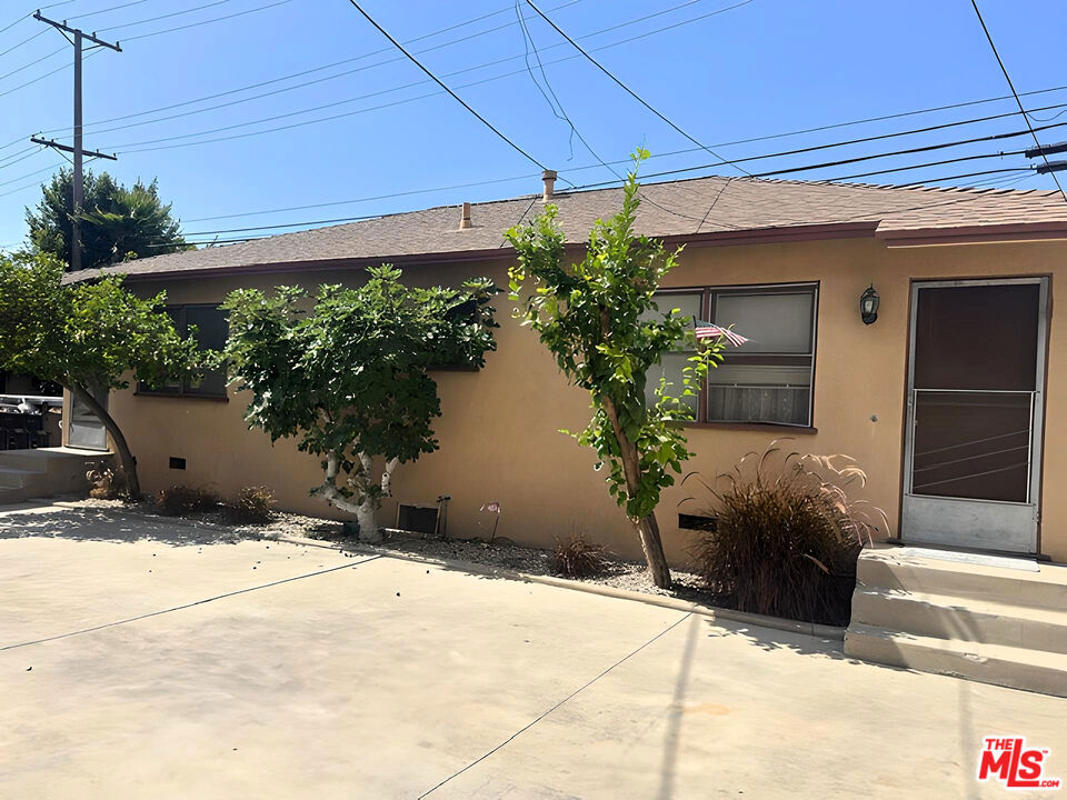 345 Burchett Street