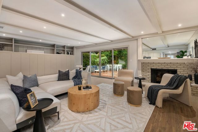 15115 Gilmore Street photo 5