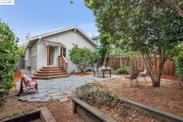419 43rd St., Oakland CA: https://media.crmls.org/mediaz/e147115a-e490-4859-a61b-b4f6e808e891.jpg