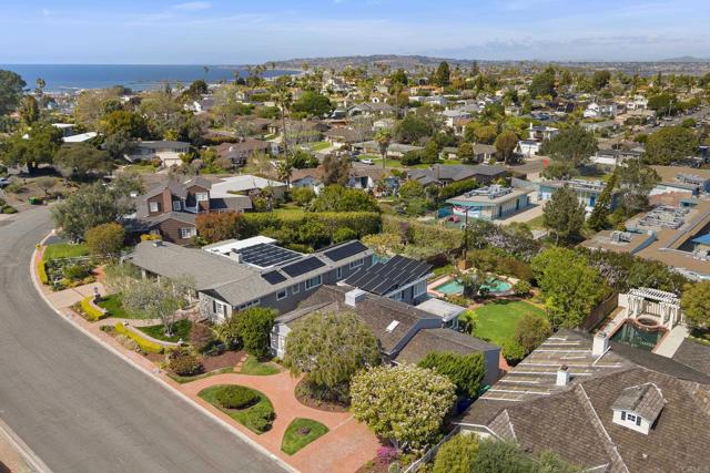 1451 Savoy Circle, San Diego CA: https://media.crmls.org/mediaz/e147800f-5ee1-4e6d-b0a8-dae3a704ef97.jpg