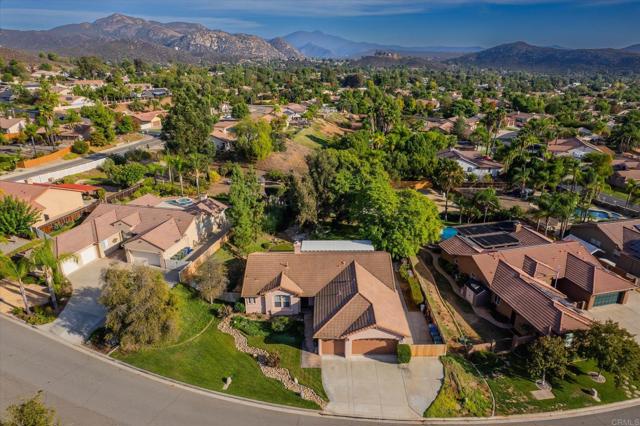 Detail Gallery Image 14 of 45 For 16350 Open View Rd, Ramona,  CA 92065 - 4 Beds | 2 Baths