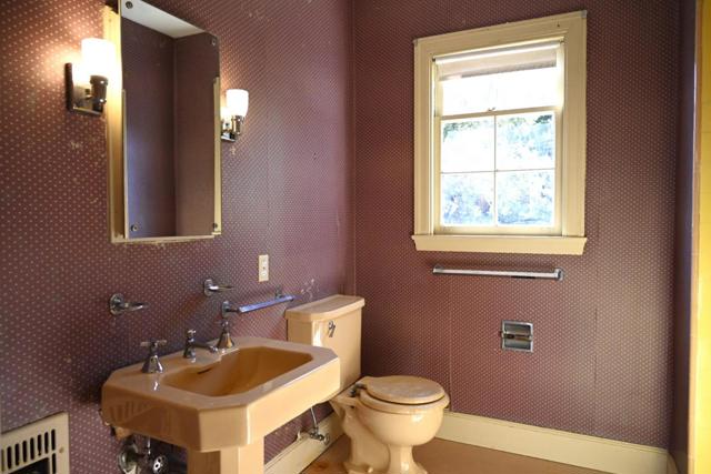 1920 Oak Knoll Drive, Belmont CA: https://media.crmls.org/mediaz/e147bd46-ff0c-4993-9909-0ef211565c29.jpg