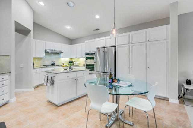 67361 N Laguna Drive, Cathedral City CA: https://media.crmls.org/mediaz/e1480920-bdd7-4b97-a301-792096be420e.jpg