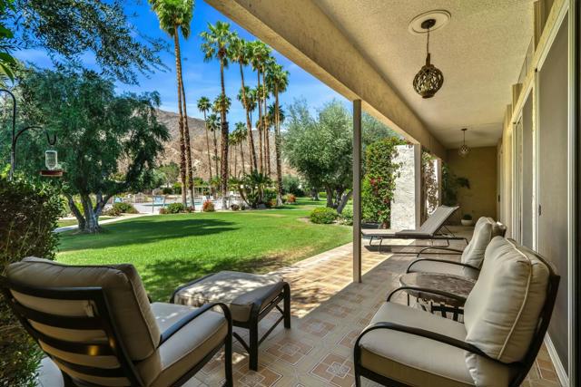 72205 El Paseo, Palm Desert CA: https://media.crmls.org/mediaz/e1484a74-08a0-4d84-9694-53e3269a5ab6.jpg