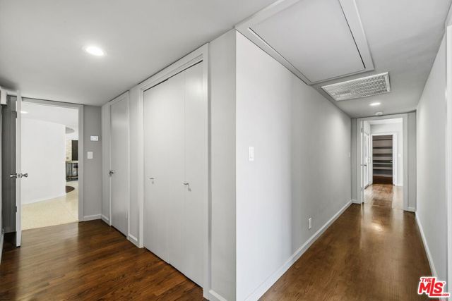 6616 Wooster Avenue, Los Angeles CA: https://media.crmls.org/mediaz/e14870f1-9200-4ec8-a5f6-deefe5b6260b.jpg