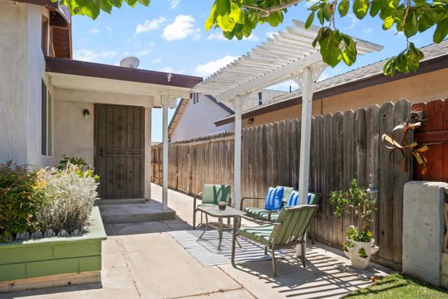 9155 57 Gold Coast Dr, San Diego CA: https://media.crmls.org/mediaz/e148eaa2-e186-4127-98ac-cd2bf50068cf.jpg