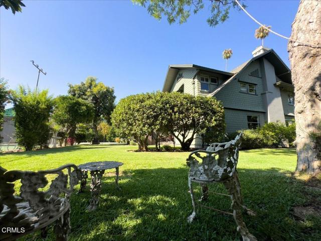 217 Oaklawn Avenue, South Pasadena CA: https://media.crmls.org/mediaz/e149020d-a26a-4236-bafd-b4f95ec7d2c7.jpg