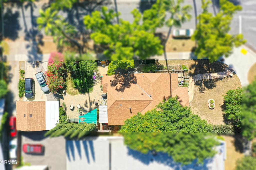 https://media.crmls.org/mediaz/e1490fdb-68af-45b1-9680-aa4ddb57af85.jpg?preset=X-Large