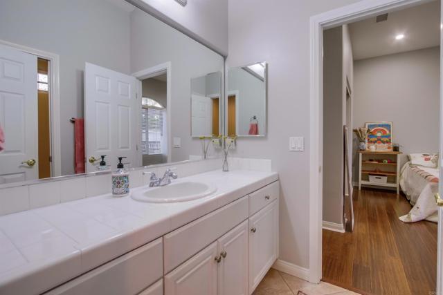 1495 Meredith Road, Fallbrook CA: https://media.crmls.org/mediaz/e149c36f-fd86-4571-abb2-dd4806707222.jpg