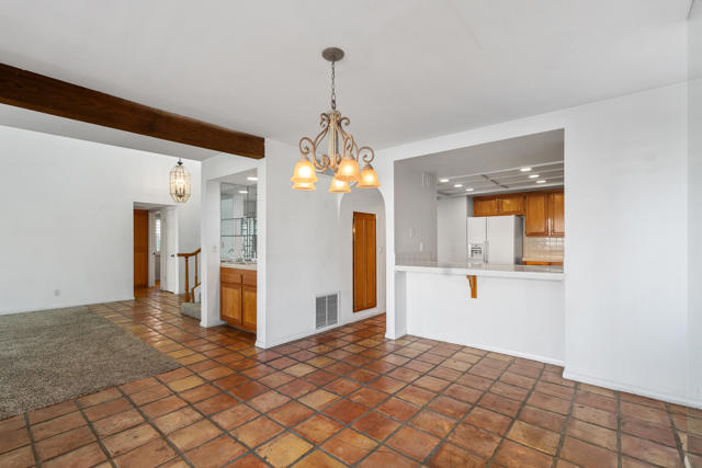 73322 Shadow Mountain Drive, Palm Desert CA: https://media.crmls.org/mediaz/e14a8b76-1031-4a2c-a28a-f8170f6f2f0e.jpg
