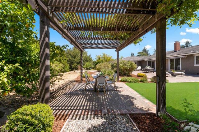 14139 Taos Drive, Saratoga CA: https://media.crmls.org/mediaz/e14b3257-05c5-4a91-9169-e892097ea300.jpg