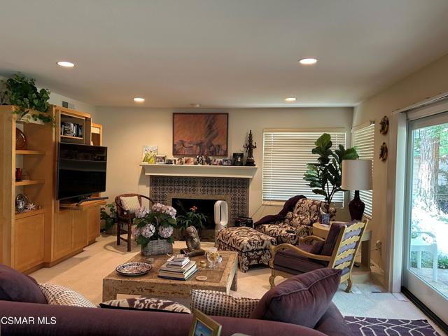 6335 Germania Court, Agoura Hills CA: https://media.crmls.org/mediaz/e14b6901-bfe8-46de-b47a-0f207cdb3d5b.jpg