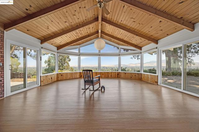 1510 Encanto, Walnut Creek CA: https://media.crmls.org/mediaz/e14b7b6b-1d11-4405-bfbb-1965184b00fb.jpg