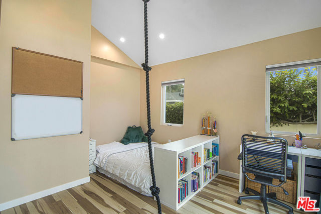 441 W Ellis Avenue, Inglewood CA: https://media.crmls.org/mediaz/e14b9c5f-58ad-4341-b5e8-688289090ecd.jpg