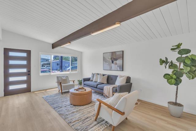 9850 Arapaho St, Spring Valley CA: https://media.crmls.org/mediaz/e14bfd16-ecac-4996-ada3-470fa58c1b30.jpg